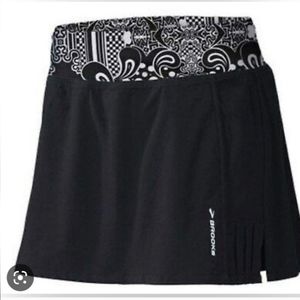 Women's Brooks Glycerin Activewear Running Skort Size Medium Black & White